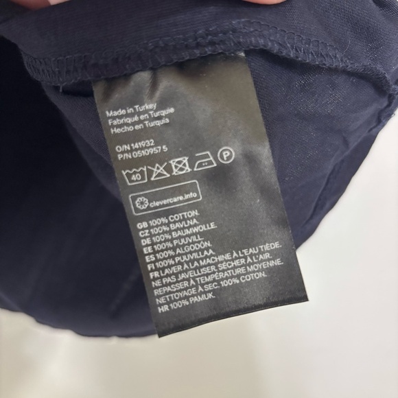 H&M Navy Cold Shoulder Top NEW Size S - Picture 4 of 5